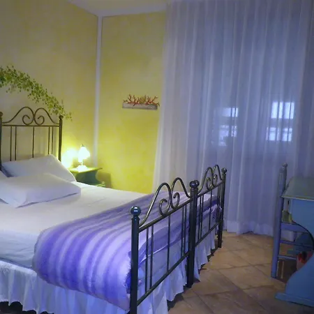 Elisart Affittacamere 3*