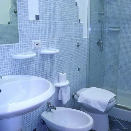 Elisart Affittacamere 3*